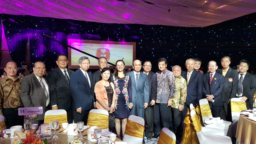 出席实嘉集团50周年庆典.jpg